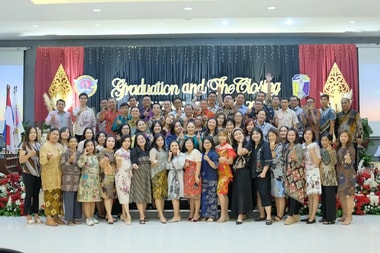 Hari ini, kami resmi melepas siswa-siswi kelas 6 menuju jenjang baru dalam kehidupan mereka. Perjalanan selama 6 tahun penuh suka dan duka, tawa dan air mata, kini menjadi kenangan yang akan abadi dalam hati.

Anak-anak hebat, langkah kalian tidak berhenti di sini. Ini baru awal dari petualangan besar. Jangan pernah takut untuk bermimpi, dan teruslah berjuang dengan semangat, keberanian, dan ketulusan hati.

Terima kasih sebesar-besarnya kami ucapkan kepada Bapak/Ibu Guru yang telah memberikan dedikasi luar biasa. Tanpa kerja sama, ketulusan, dan kekompakan Anda semua, acara ini tak akan pernah sehangat dan semeriah ini.

Dan yang tak kalah penting, terima kasih kami haturkan kepada para orang tua murid yang telah mendukung dengan sepenuh hati. Dukungan, kepercayaan, dan keterlibatan Bapak/Ibu sekalian menjadi kekuatan utama dalam keberhasilan pendidikan anak-anak kita hingga hari ini.

Sampai jumpa di jenjang berikutnya, siswa-siswi kelas 6. Terbanglah tinggi, raih cita-cita kalian. Kami percaya, masa depan cerah sedang menanti kalian 🌟

#PurnaSiswa2025 #TerimaKasihGuru #TerimaKasihOrangTua #Kelas6Lulus #kenangantakterlupakan 
#sdksantopetrus #sdksantopetrus_tubanday